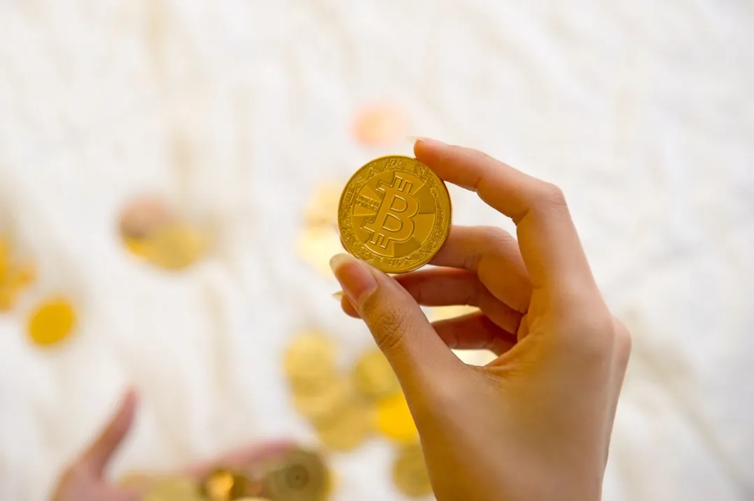 Cryptocurrency trading volatility and price movement